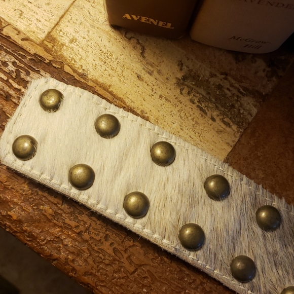 Hair On Hat Band - Picture 2 of 12